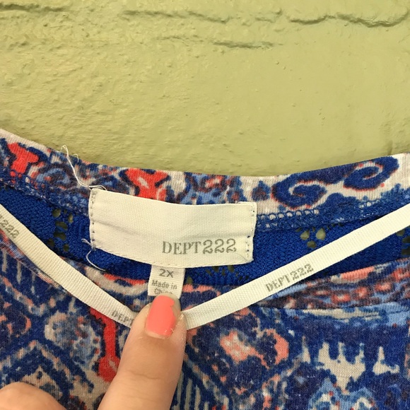 Dept 222 High Low Top - Picture 4 of 6